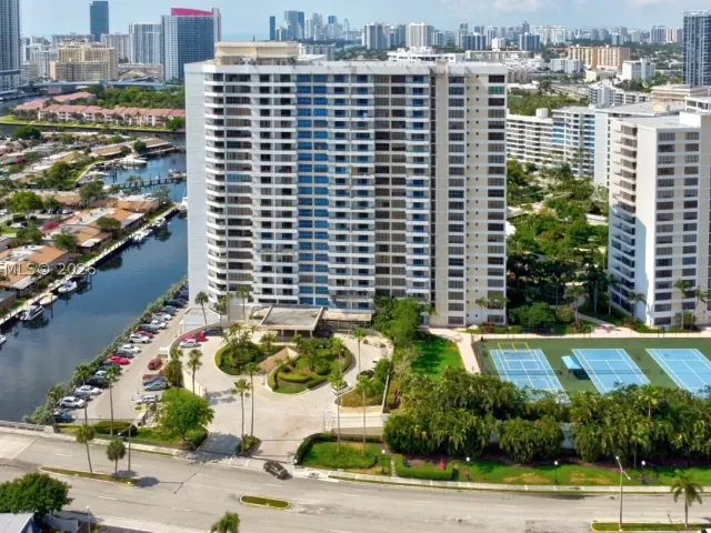 2-bedroom condo for sale in Hallandale Beach - 2500 Parkview Dr 1914 - MondialRealty