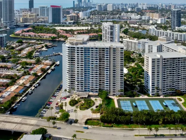 2-bedroom condo for sale in Hallandale Beach - 2500 Parkview Dr 1914 - MondialRealty