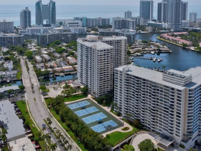 2-bedroom condo for sale in Hallandale Beach - 2500 Parkview Dr 1914 - MondialRealty