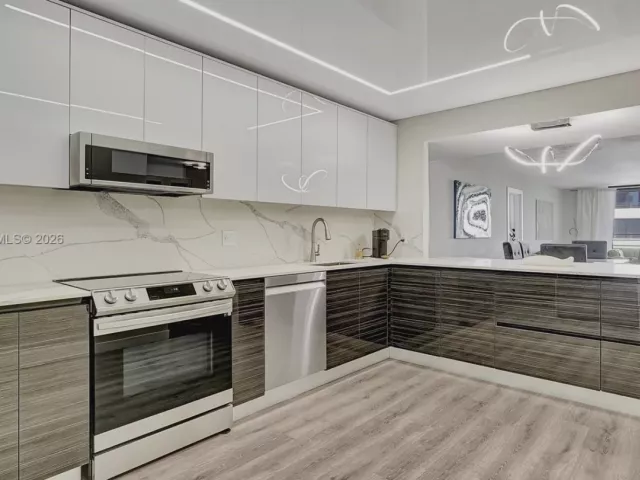 2-bedroom condo for sale in Hallandale Beach - 2500 Parkview Dr 1914 - MondialRealty