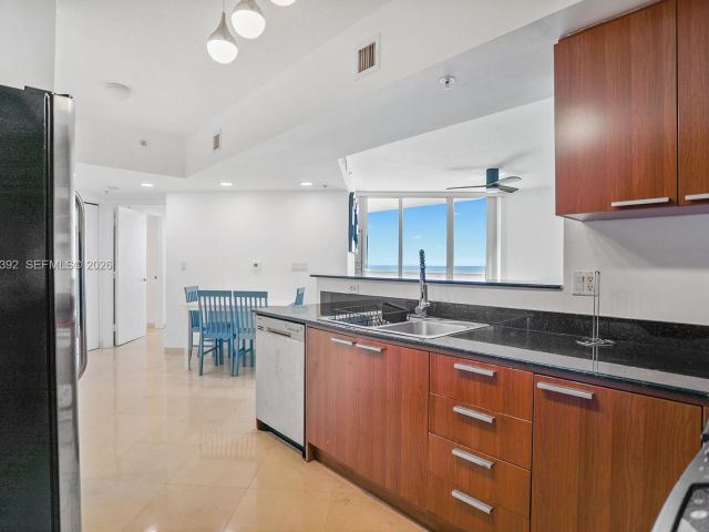 Apartment for rent  Unit #2709 - photo 7486630