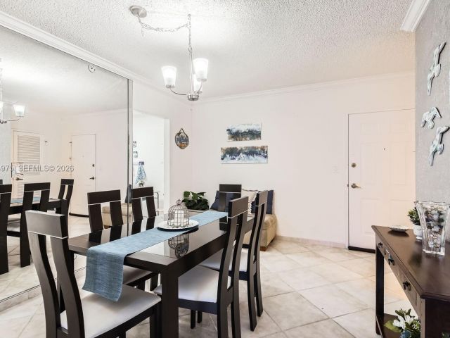 Apartment for rent  Unit #633 (AVAILABLE NOW) - photo 7477672