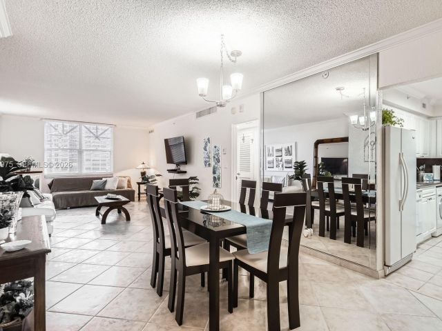 Apartment for rent  Unit #633 (AVAILABLE NOW) - photo 7477680