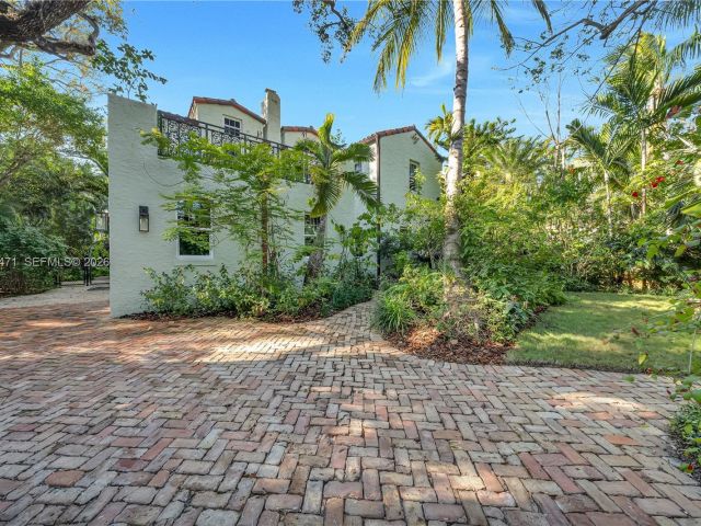 Home for sale at 1720 Espanola Dr - photo 7525361