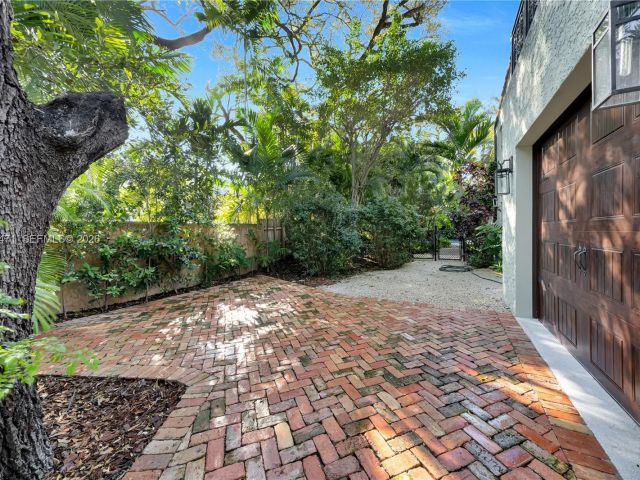 Home for sale at 1720 Espanola Dr - photo 7525373