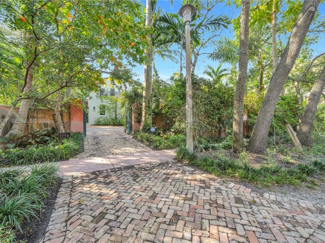 Home for sale at 1720 Espanola Dr - photo 7525376