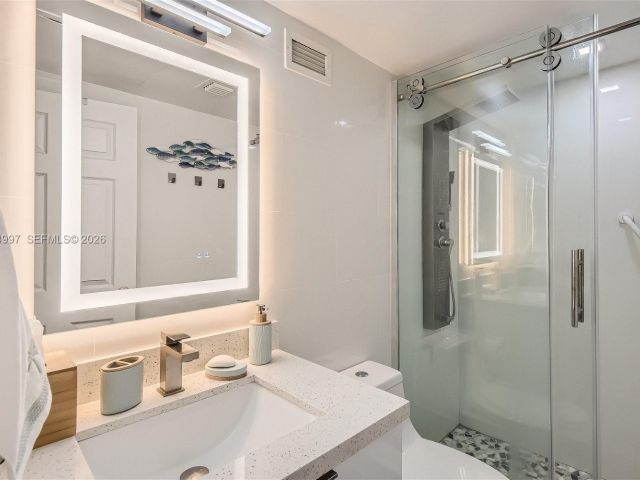 Apartment for rent  Unit #715 (AVAILABLE APRIL) - photo 7477657