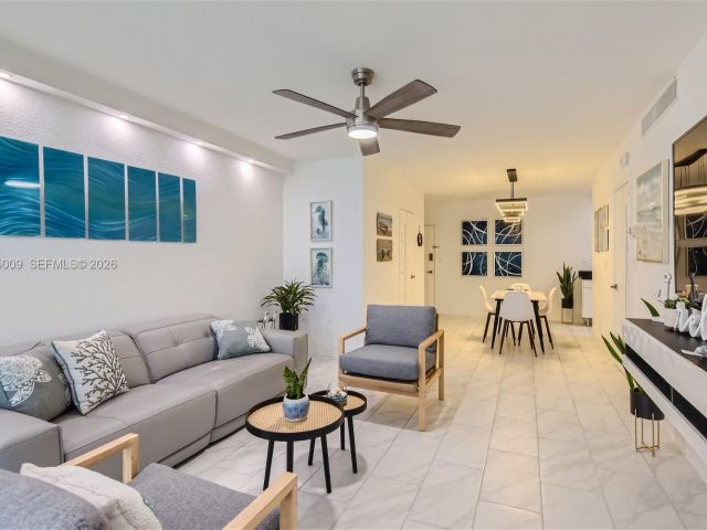 Apartment for rent  Unit #617 (AVAILABLE MAY) - photo 7477287