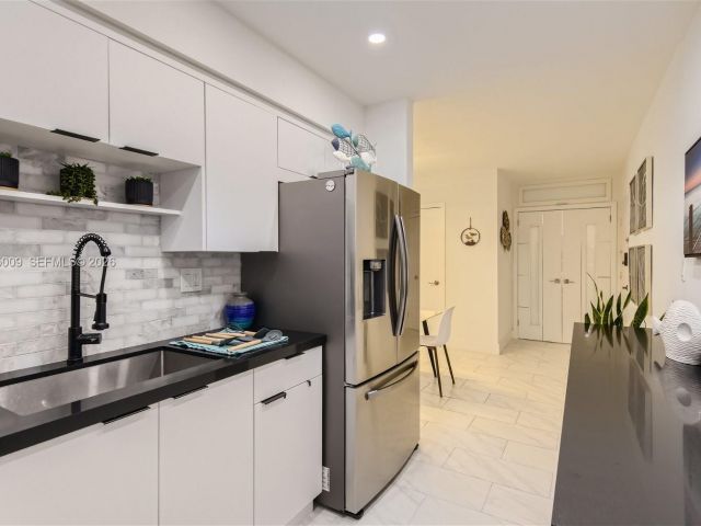 Apartment for rent  Unit #617 (AVAILABLE MAY) - photo 7477290