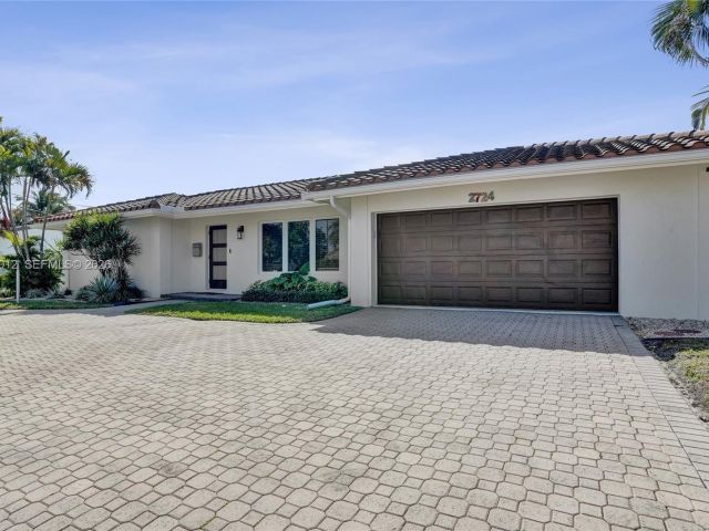 Home for sale at 2724 NE 10th St - photo 7510320