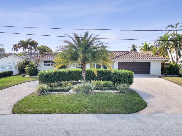 Home for sale at 2724 NE 10th St - photo 7510322