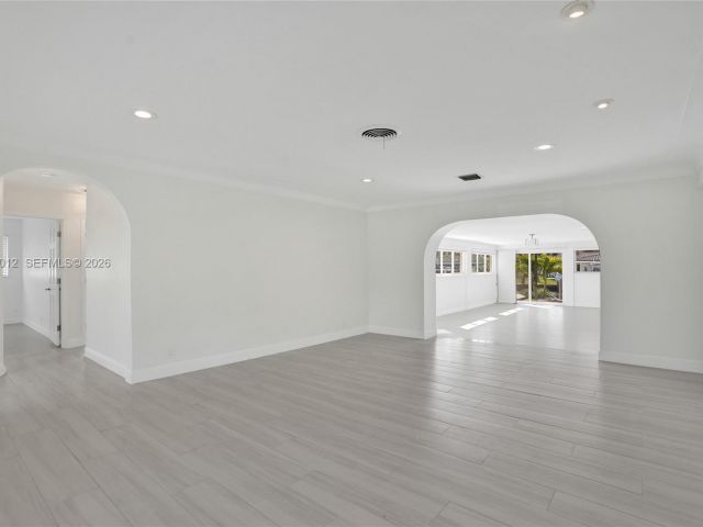 Home for sale at 2724 NE 10th St - photo 7510327