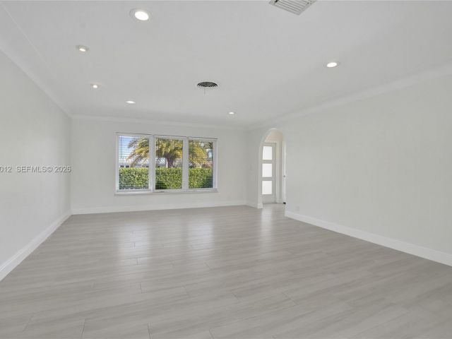 Home for sale at 2724 NE 10th St - photo 7510328