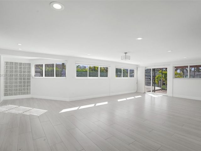 Home for sale at 2724 NE 10th St - photo 7510334