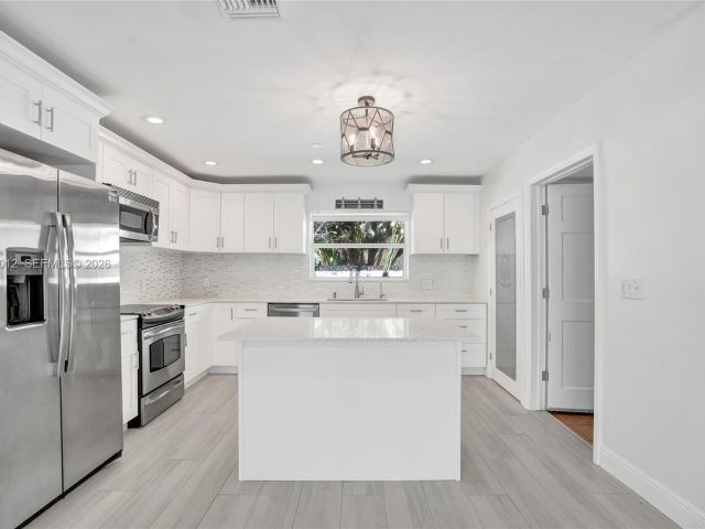 Home for sale at 2724 NE 10th St - photo 7510336