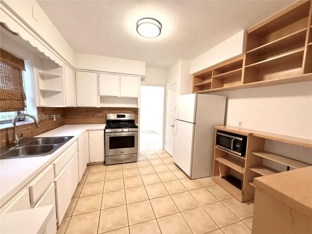 Home for rent at 845 Fairway Dr - photo 7524582