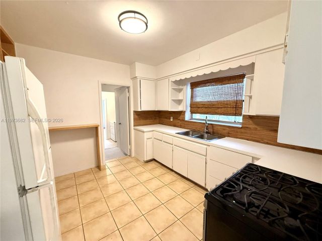 Home for rent at 845 Fairway Dr - photo 7524583