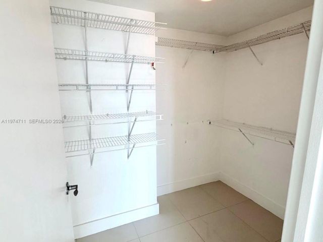 Apartment for rent  Unit #3403 - photo 7531519