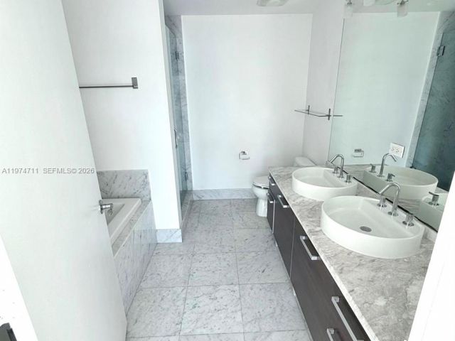 Apartment for rent  Unit #3403 - photo 7531522