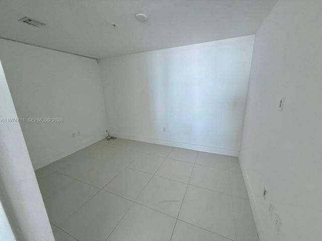 Apartment for rent  Unit #3403 - photo 7531525