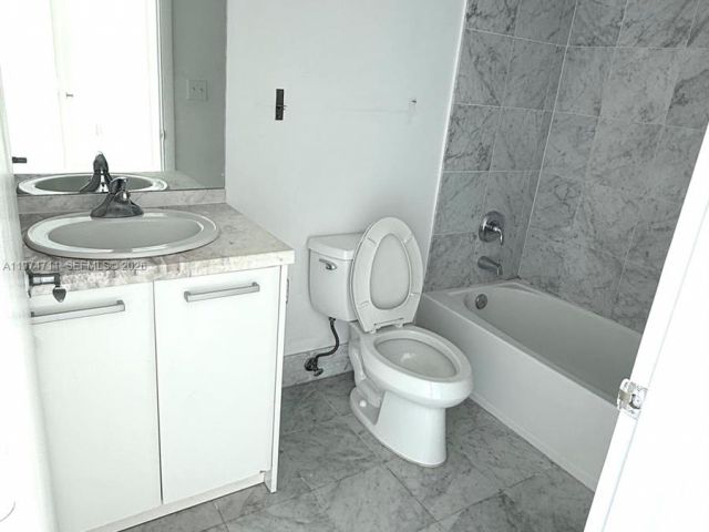 Apartment for rent  Unit #3403 - photo 7531526