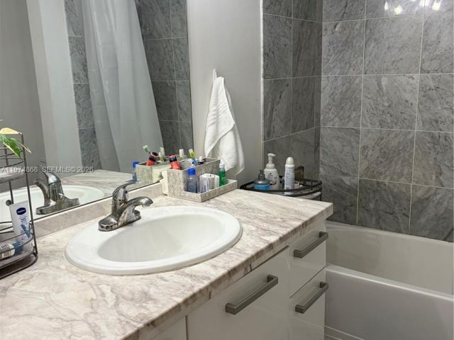 Apartment for rent  Unit #341 - photo 7488995