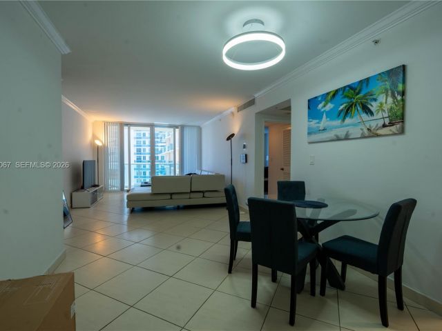1-bedroom condo for rent in Hollywood - 2501 S Ocean Dr 1118 - MondialRealty