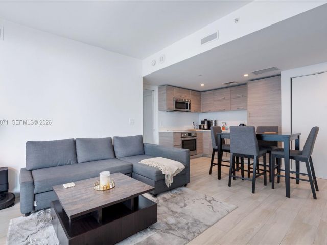 Apartment for rent  Unit #2807 - photo 7451842