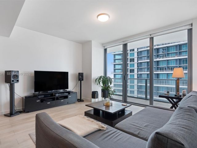 Apartment for rent  Unit #2807 - photo 7451843