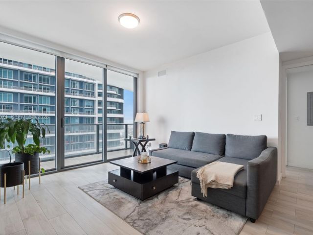 Apartment for rent  Unit #2807 - photo 7451845