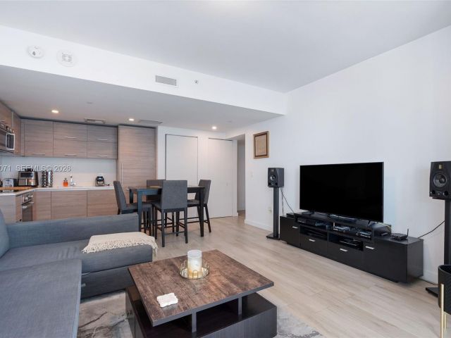 Apartment for rent  Unit #2807 - photo 7451846