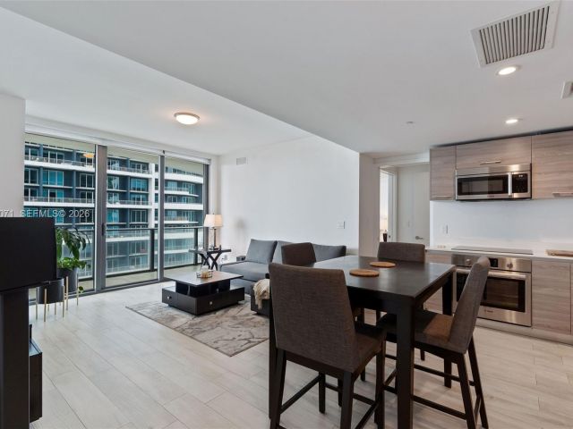 Apartment for rent  Unit #2807 - photo 7451848