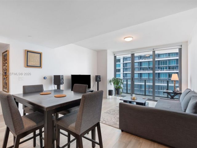 Apartment for rent  Unit #2807 - photo 7451850