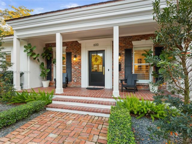 Home for rent at 600 San Lorenzo Ave - photo 7471356