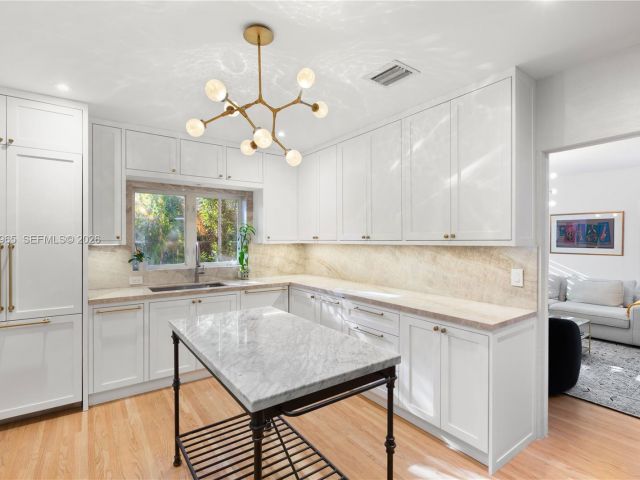 Home for rent at 600 San Lorenzo Ave - photo 7471359