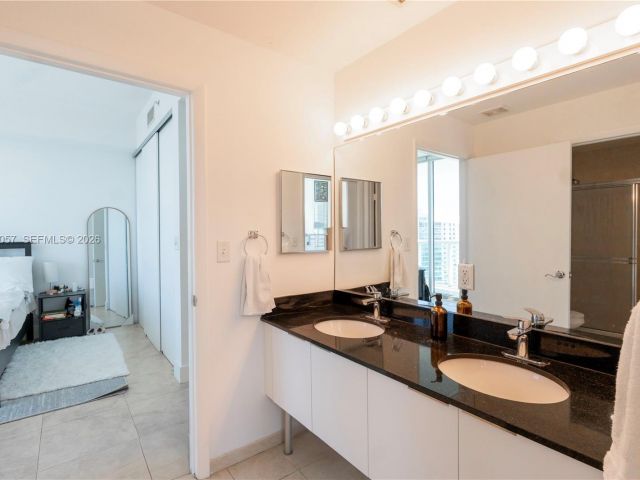 Apartment for sale  Unit #4121 - photo 7491020