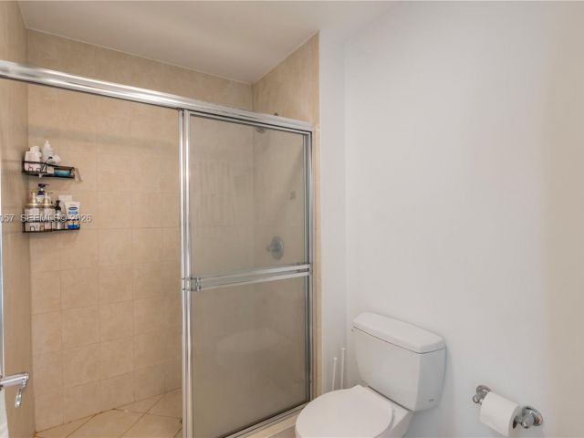 Apartment for sale  Unit #4121 - photo 7491028