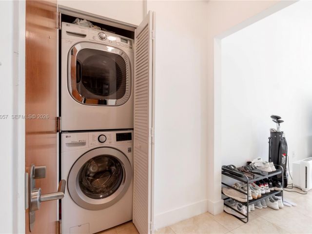 Apartment for sale  Unit #4121 - photo 7491029