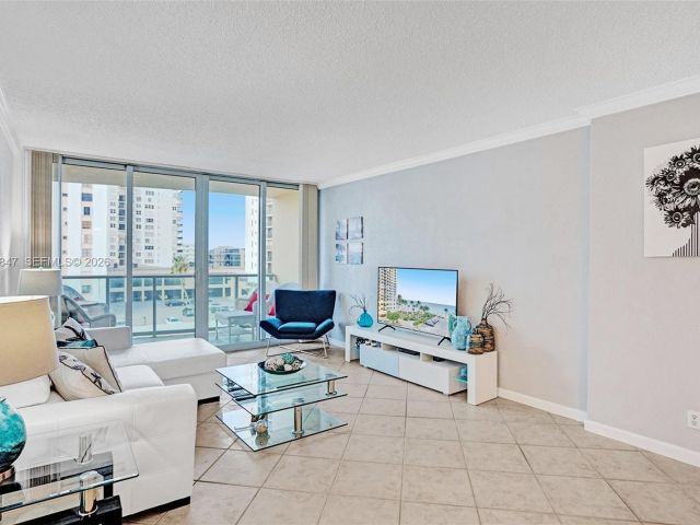 Apartment for rent  Unit #538 (Available March 31) - photo 7477694