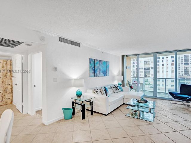 Apartment for rent  Unit #538 (Available March 31) - photo 7477698