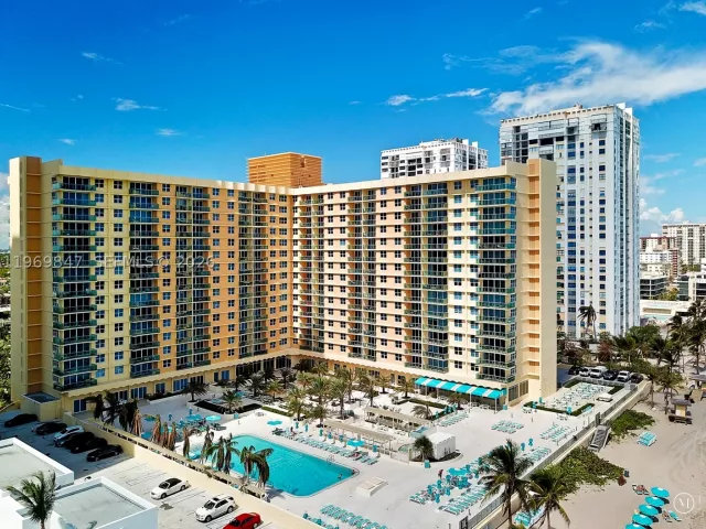 1-bedroom condo for rent in Hollywood - 2501 S Ocean Dr 538 (Available NOW) - MondialRealty