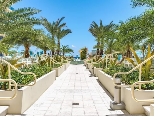 1-bedroom condo for rent in Hollywood - 2501 S Ocean Dr 538 (Available NOW) - MondialRealty