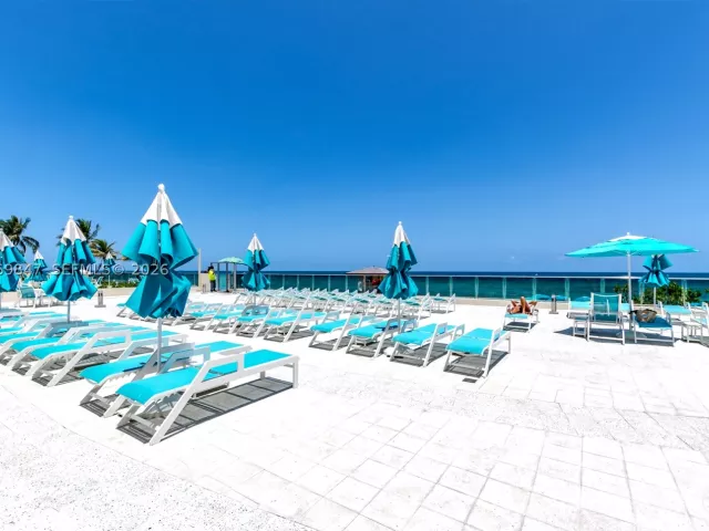 1-bedroom condo for rent in Hollywood - 2501 S Ocean Dr 538 (Available NOW) - MondialRealty