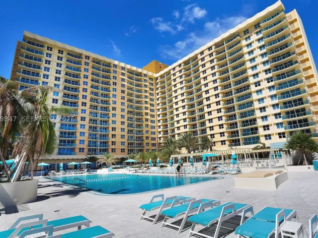 1-bedroom condo for rent in Hollywood - 2501 S Ocean Dr 538 (Available NOW) - MondialRealty