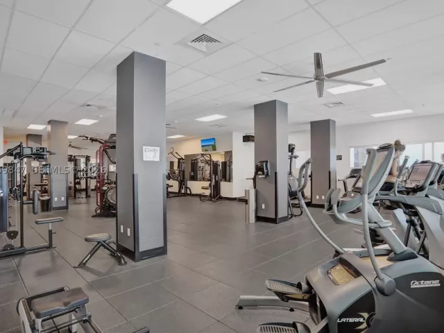 1-bedroom condo for rent in Hollywood - 2501 S Ocean Dr 538 (Available NOW) - MondialRealty