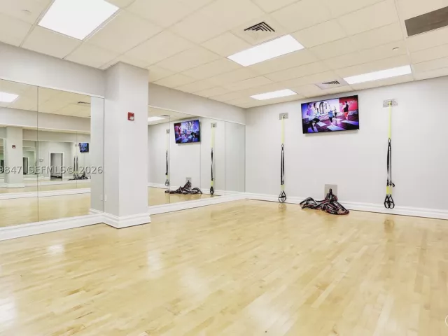 1-bedroom condo for rent in Hollywood - 2501 S Ocean Dr 538 (Available NOW) - MondialRealty