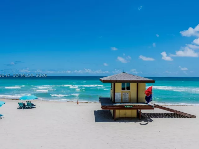 1-bedroom condo for rent in Hollywood - 2501 S Ocean Dr 538 (Available NOW) - MondialRealty