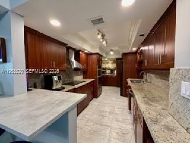 Apartment for rent  Unit #B503 - photo 7500611