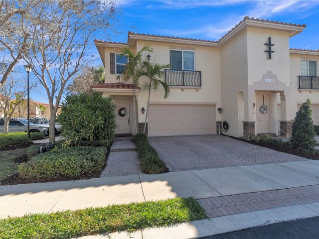 Home for sale at 1019 W Longport Cir 5A - photo 7476194