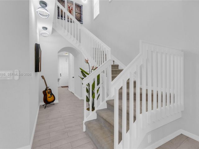 Home for sale at 1019 W Longport Cir 5A - photo 7476196